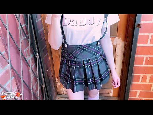 ❤️ 女学生深深地吸吮她的鸡巴，代替上课做爱 ️ Beautiful porn